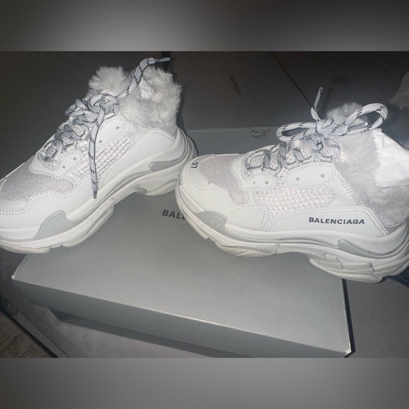 Balenciaga Triple S - Picture 1 of 6